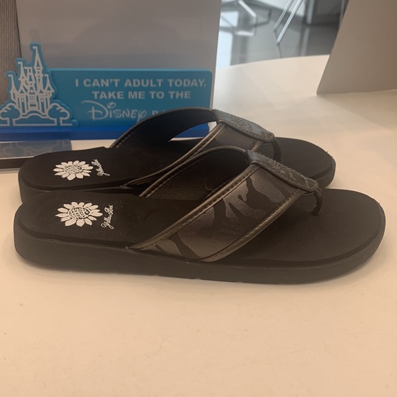 Yellow Box sandals - Picture 4 of 8